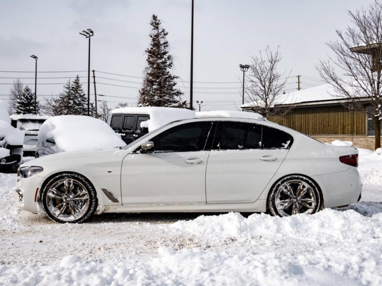 2019 BMW 5 Series M550i xDrive Photo4