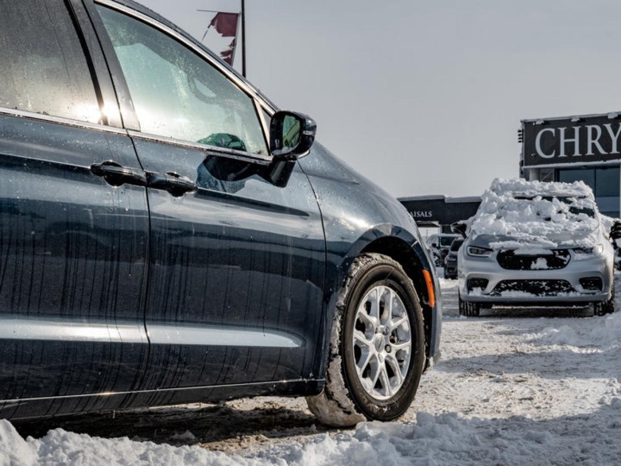 2022 Chrysler Pacifica Touring L Photo