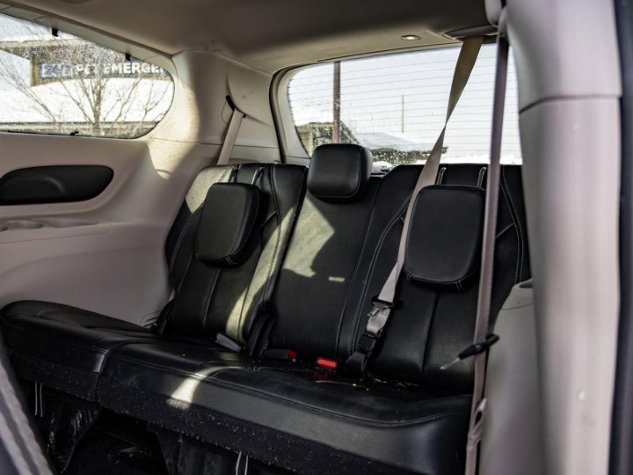 2022 Chrysler Pacifica Touring L Photo