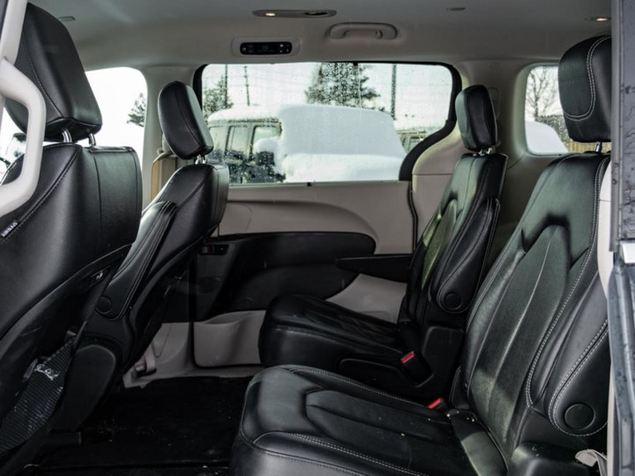 2022 Chrysler Pacifica Touring L Photo