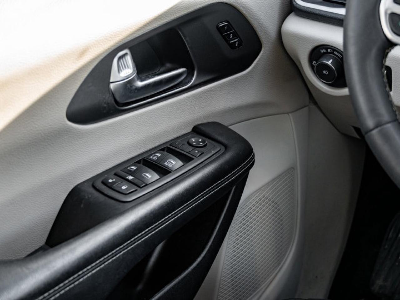 2022 Chrysler Pacifica Touring L Photo