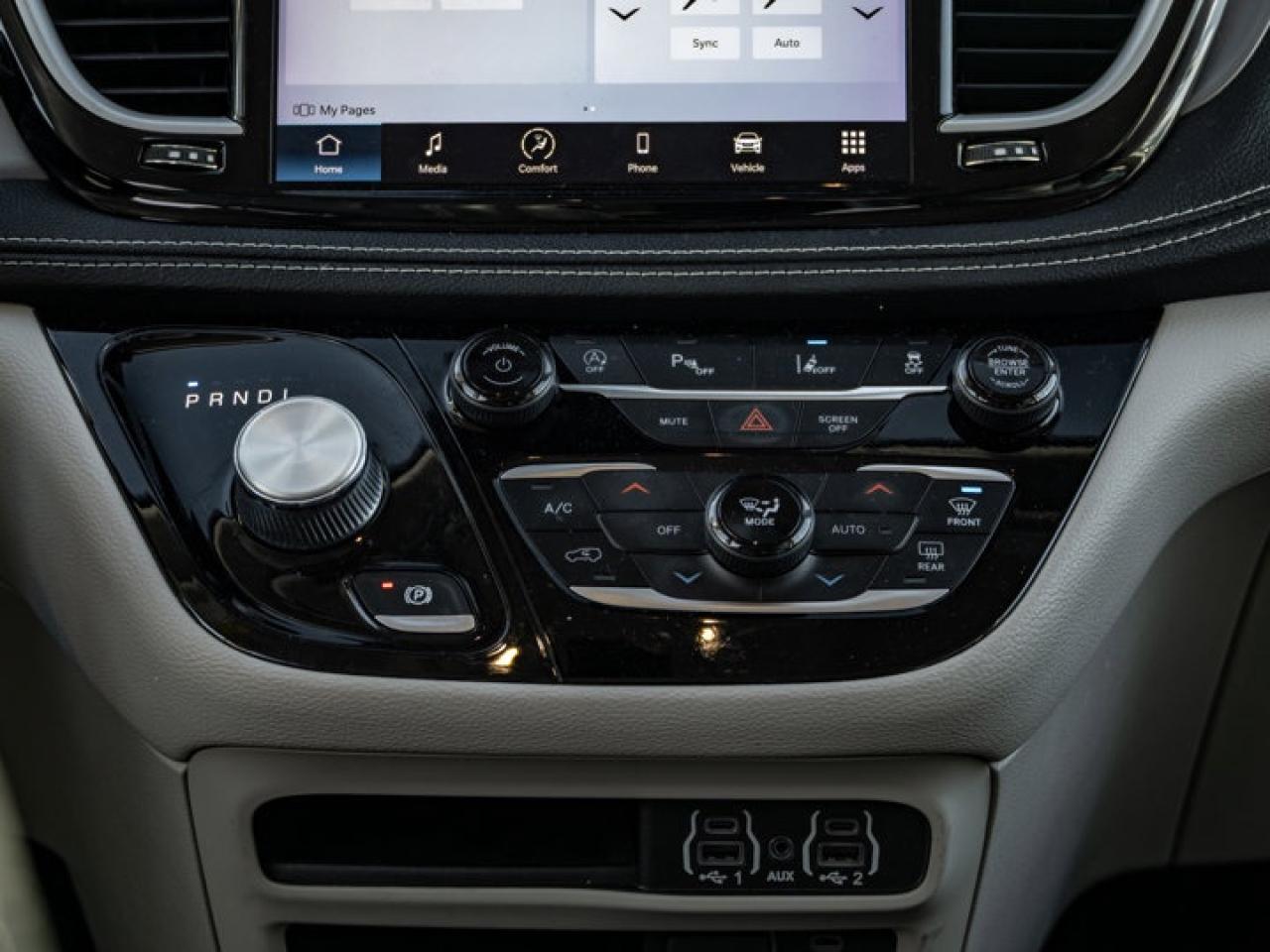 2022 Chrysler Pacifica Touring L Photo