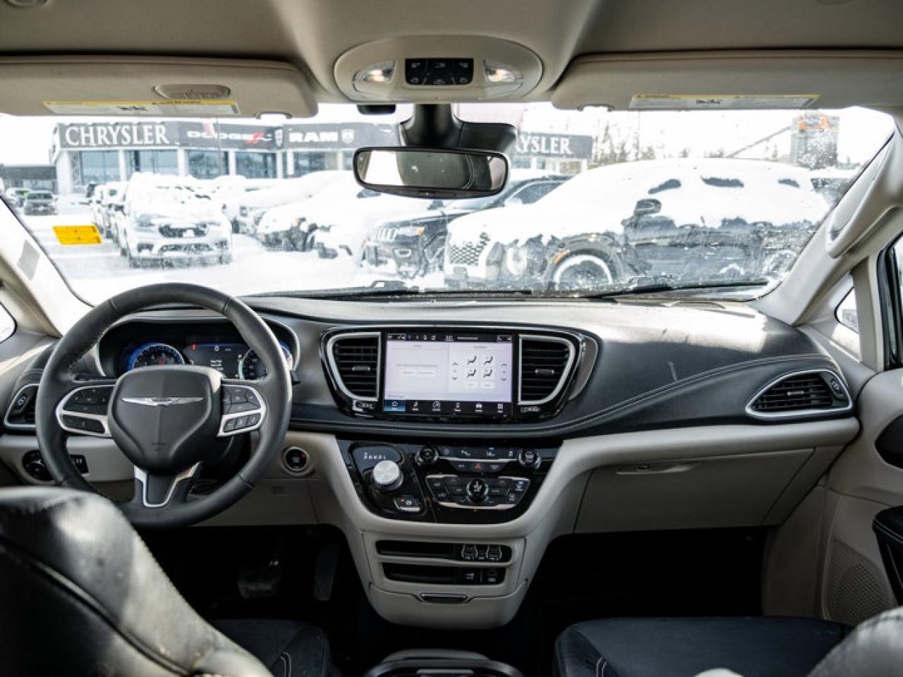 2022 Chrysler Pacifica Touring L Photo