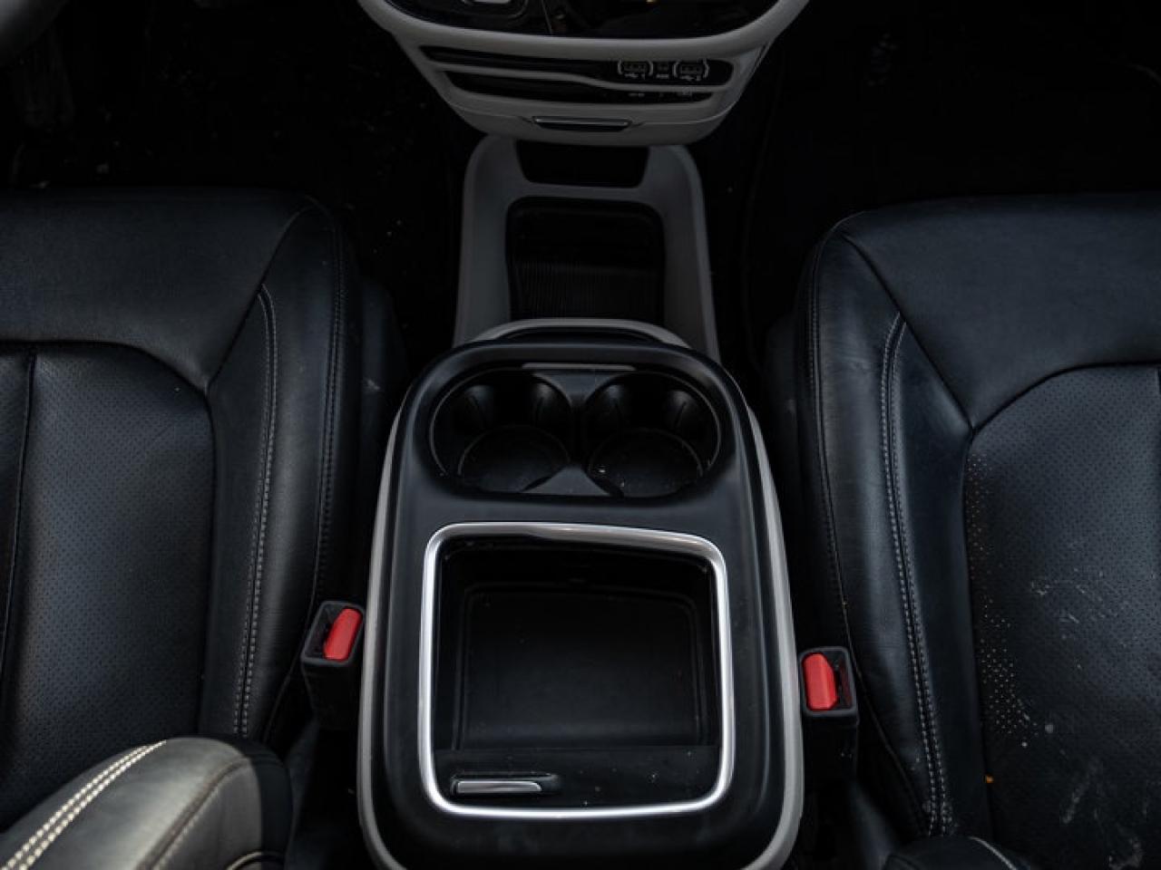 2022 Chrysler Pacifica Touring L Photo