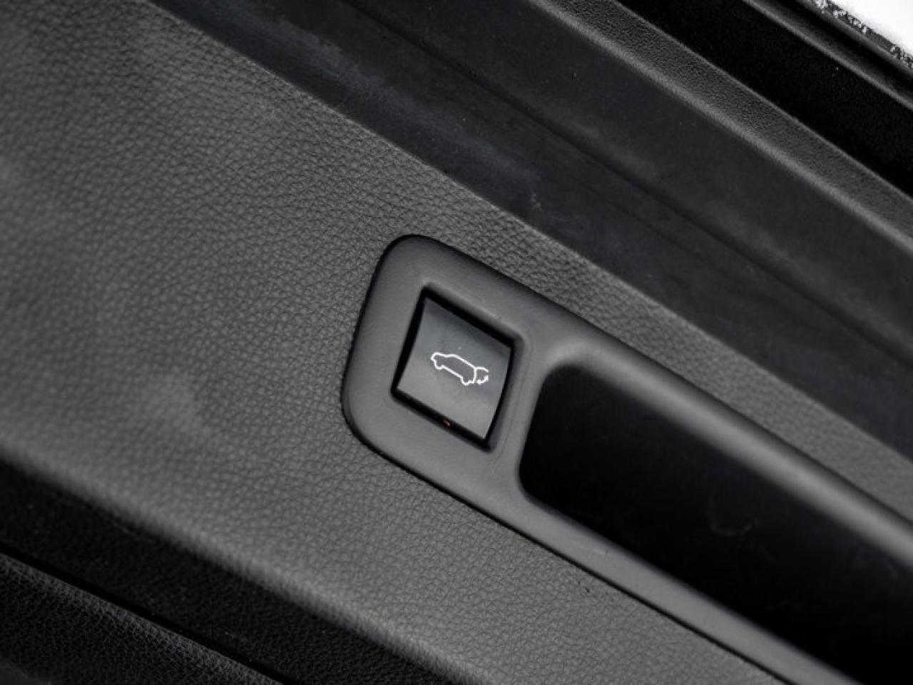 2020 Toyota Highlander HYBRID XLE Photo