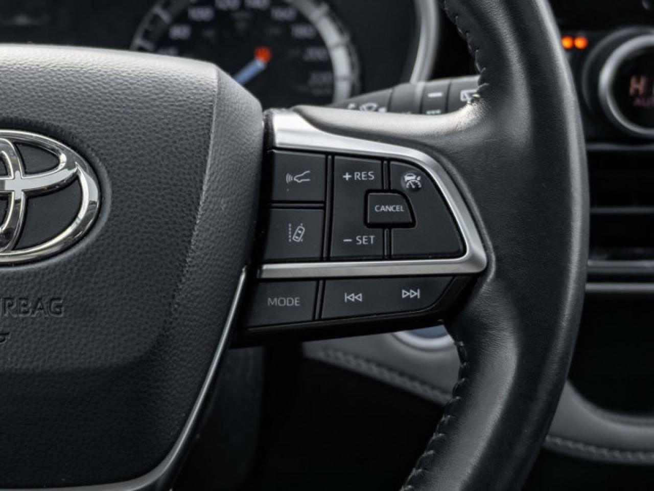 2020 Toyota Highlander HYBRID XLE Photo