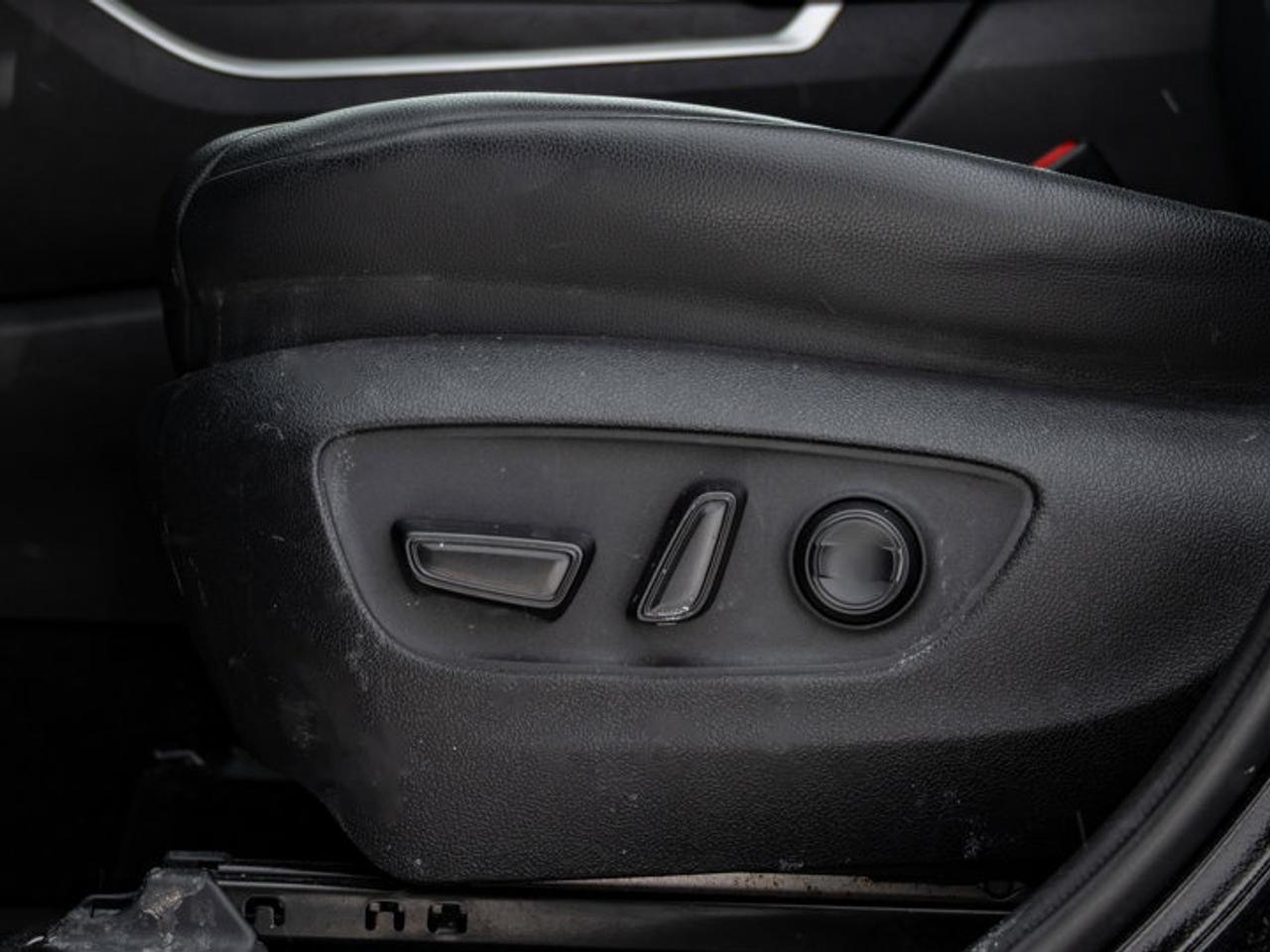 2020 Toyota Highlander HYBRID XLE Photo