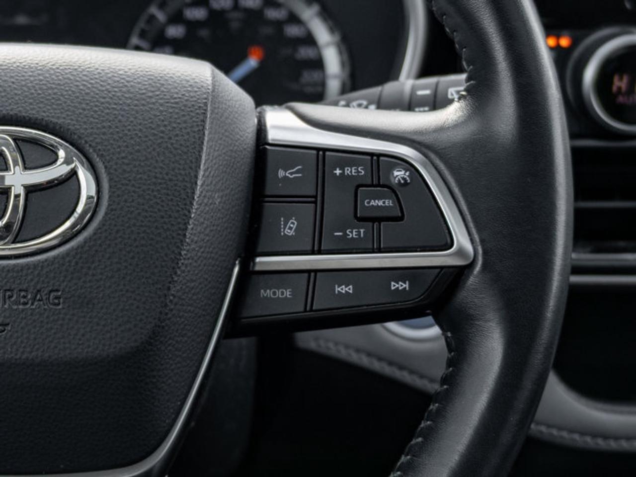 2020 Toyota Highlander HYBRID XLE Photo