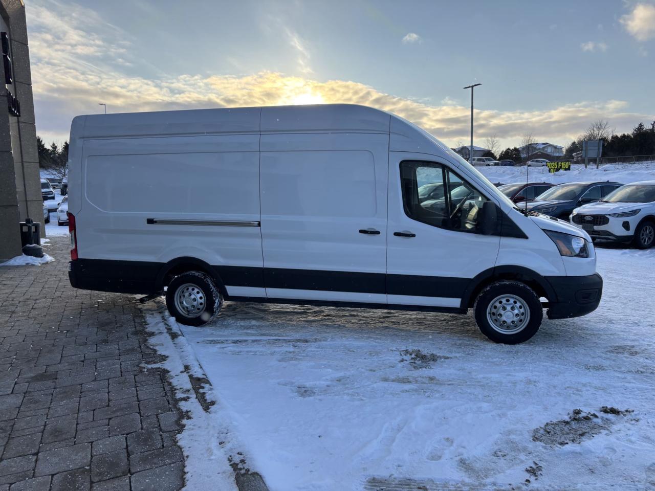 2025 Ford Transit AWD, 250, HIGH ROOF, 3.5L ENGINE, REAR CAMERA! Photo3
