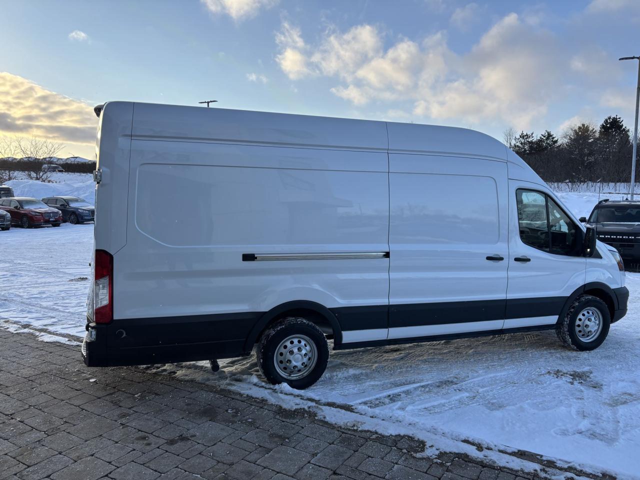 2025 Ford Transit AWD, 250, HIGH ROOF, 3.5L ENGINE, REAR CAMERA! Photo4