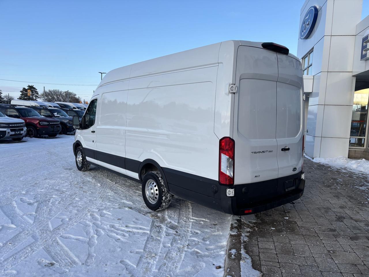 2025 Ford Transit AWD, 250, HIGH ROOF, 3.5L ENGINE, REAR CAMERA! Photo
