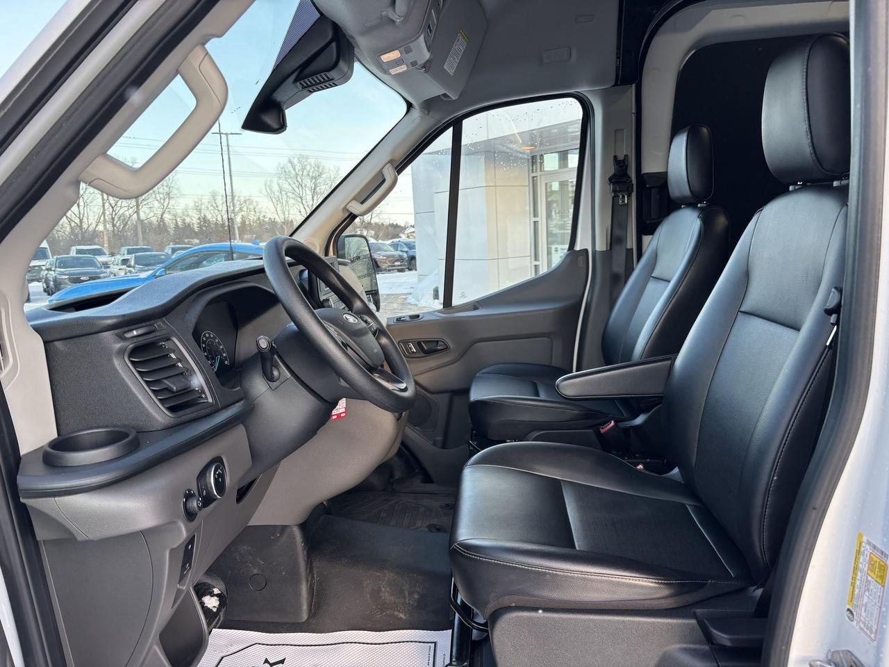 2025 Ford Transit AWD, 250, HIGH ROOF, 3.5L ENGINE, REAR CAMERA! Photo