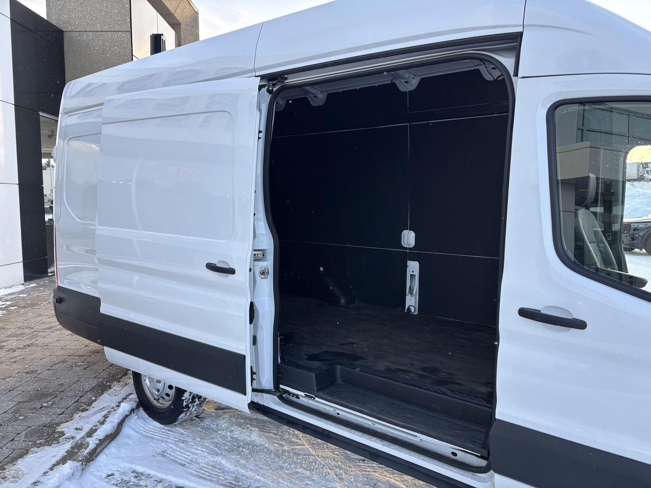 2025 Ford Transit AWD, 250, HIGH ROOF, 3.5L ENGINE, REAR CAMERA! Photo