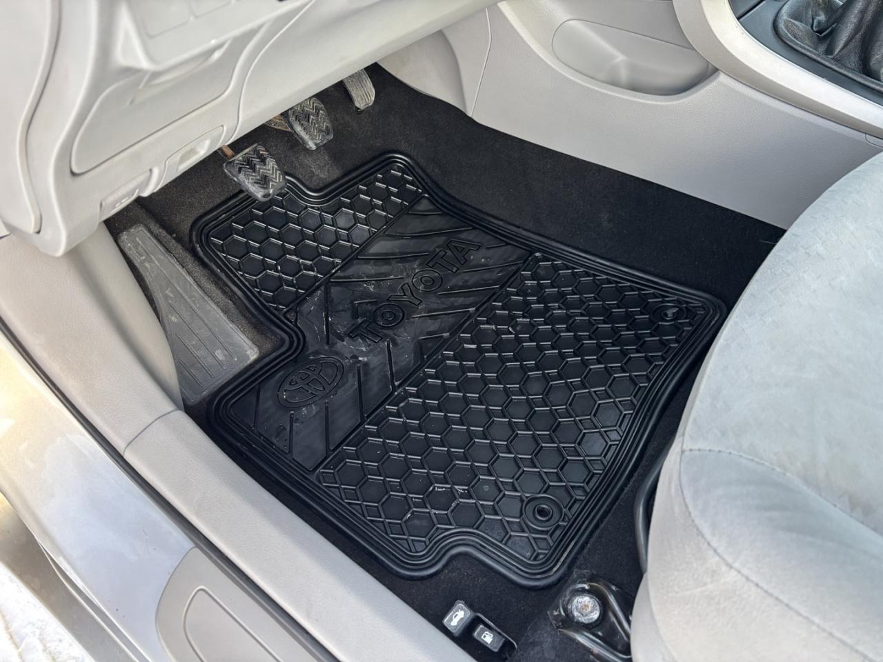 2009 Toyota Corolla CE Photo