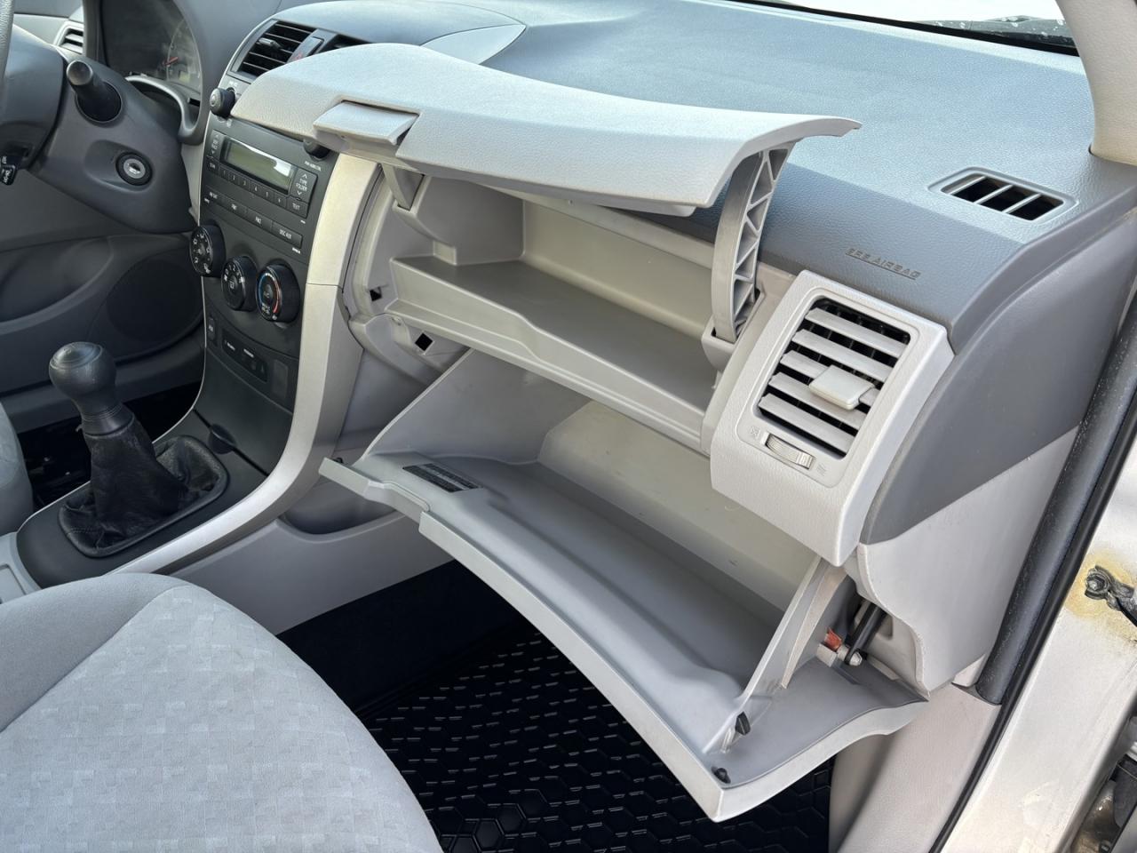 2009 Toyota Corolla CE Photo