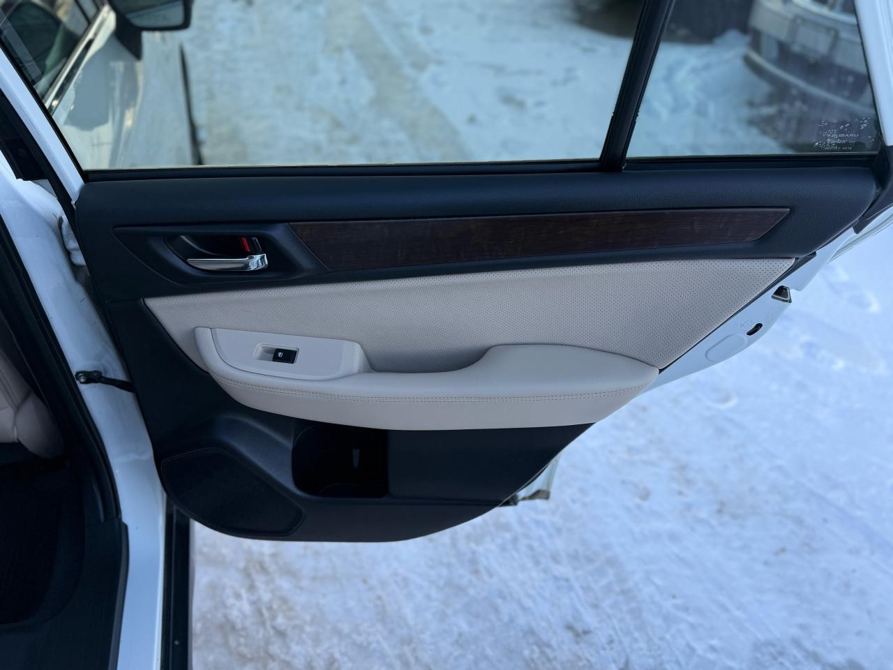 2016 Subaru Outback 3.6R w/Limited & Tech Pkg Photo