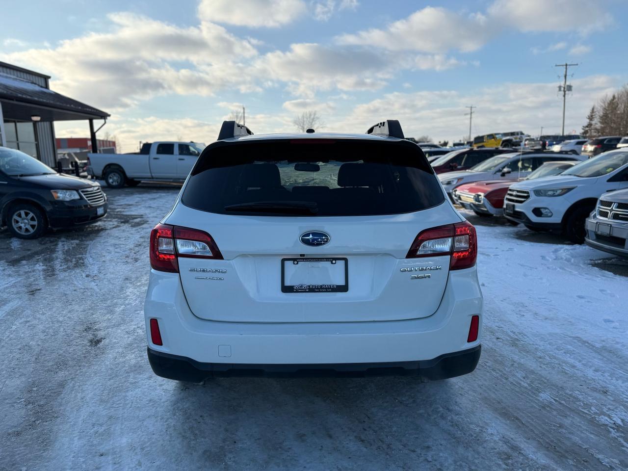 2016 Subaru Outback 3.6R w/Limited & Tech Pkg Photo