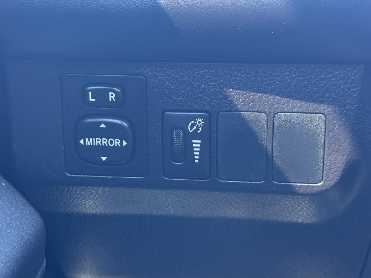 2016 Toyota RAV4 AWD 4dr XLE Photo