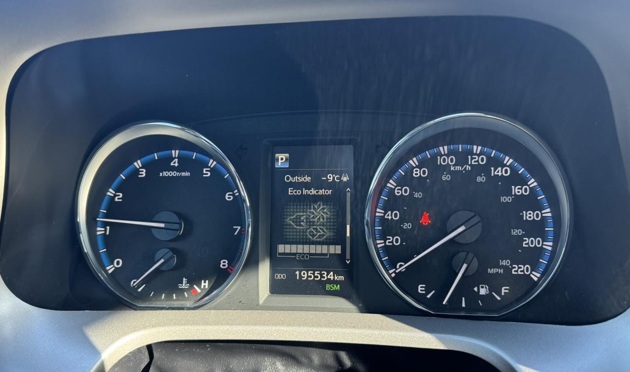 2016 Toyota RAV4 AWD 4dr XLE Photo