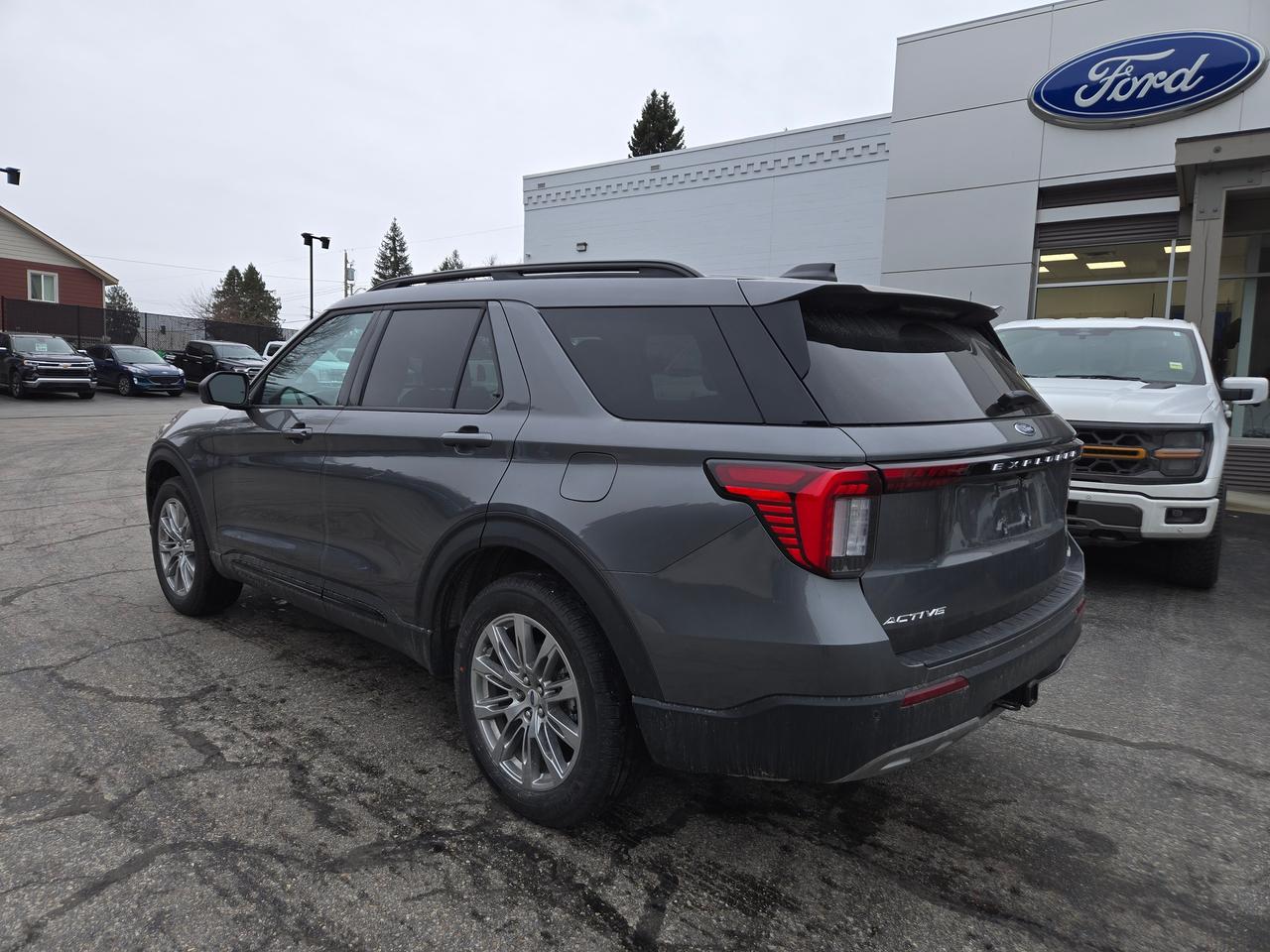 2026 Ford Explorer Active w/200A Pkg Photo2