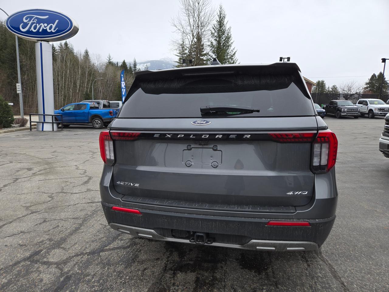 2026 Ford Explorer Active w/200A Pkg Photo3