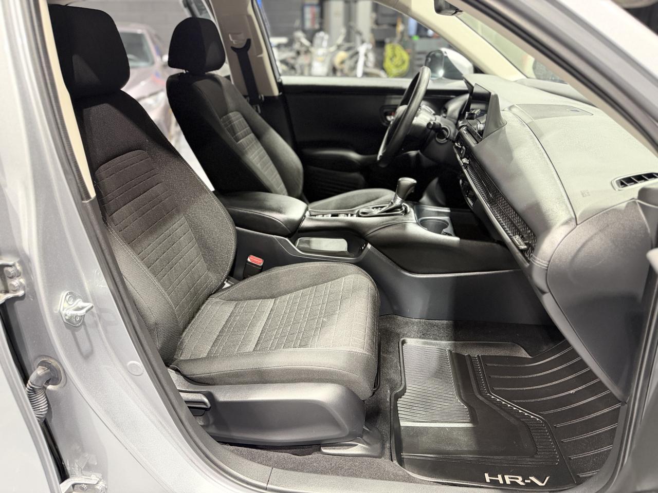 2025 Honda HR-V LX AWD LOW KMS Photo