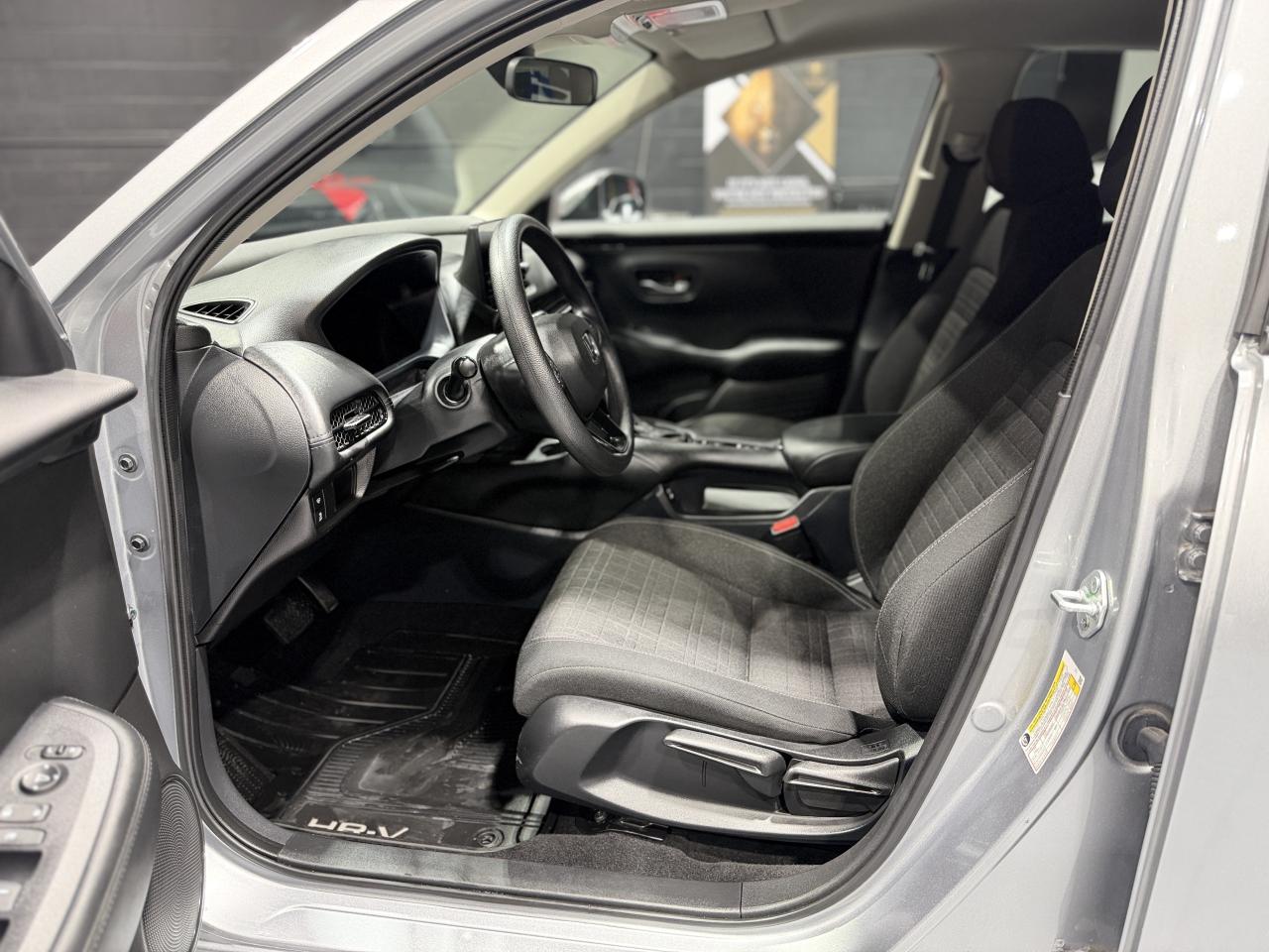 2025 Honda HR-V LX AWD LOW KMS Photo