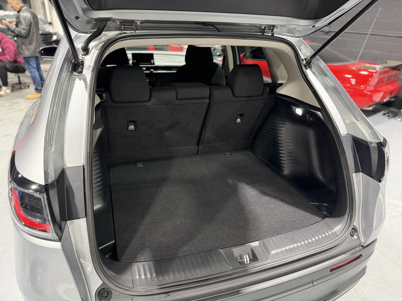 2025 Honda HR-V LX AWD LOW KMS Photo