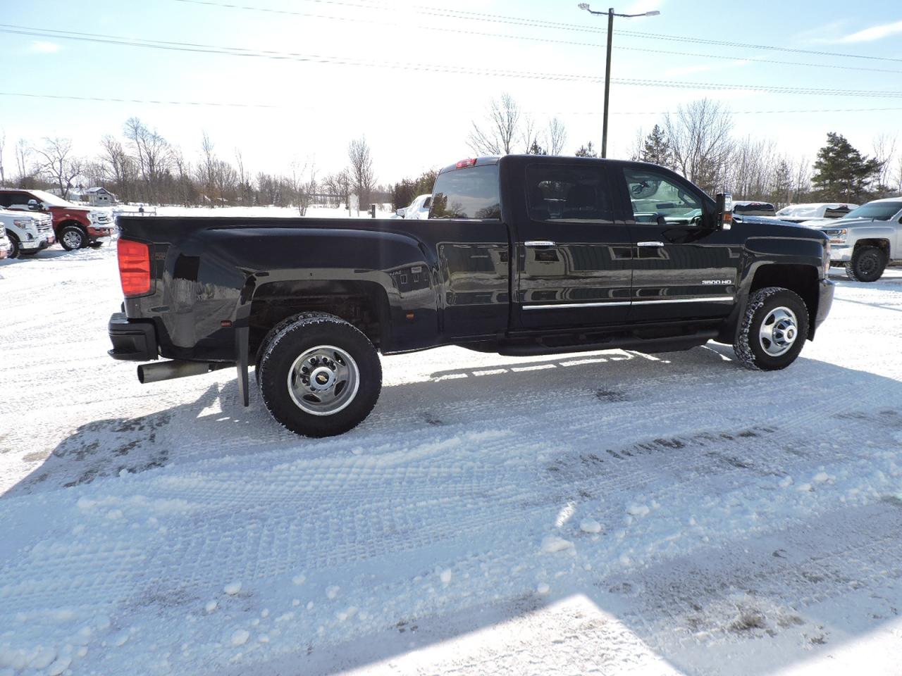 2018 Chevrolet Silverado 3500 LT 6.6L Duramax 4X4 New Brakes Only 164000 KMS Photo4