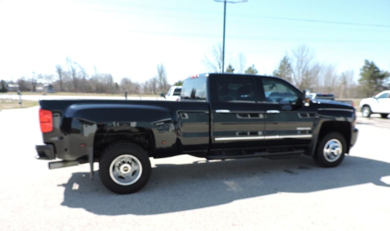 2018 Chevrolet Silverado 3500 LT 6.6L Duramax 4X4 New Brakes Only 164000 KMS Photo4