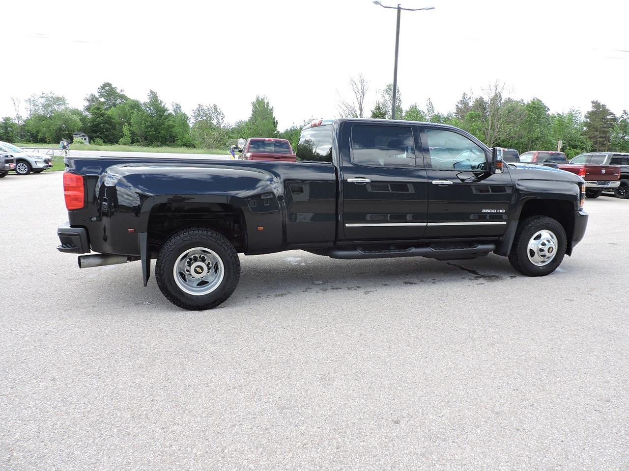 2018 Chevrolet Silverado 3500 LT 6.6L Duramax 4X4 New Brakes Only 164000 KMS Photo4