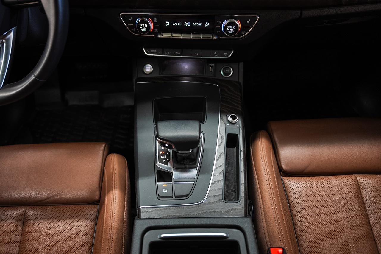 2022 Audi Q5 PROGRESSIV S-Line AWD | Nav | Panoroof | CarPlay