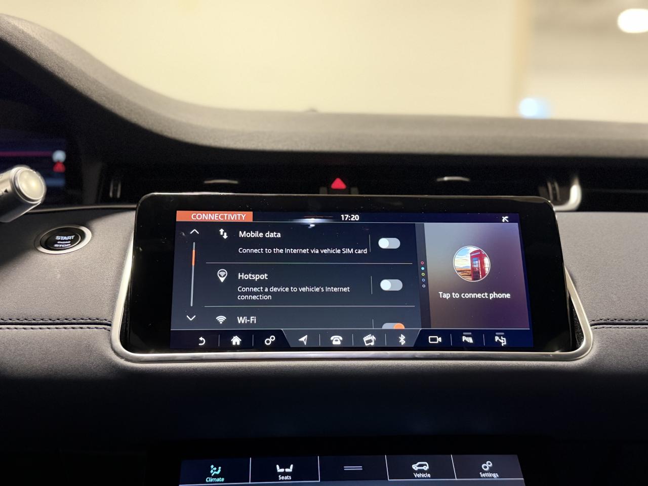 2020 Land Rover Range Rover Evoque SE | BLUE LEATHER | PANO ROOF | Photo