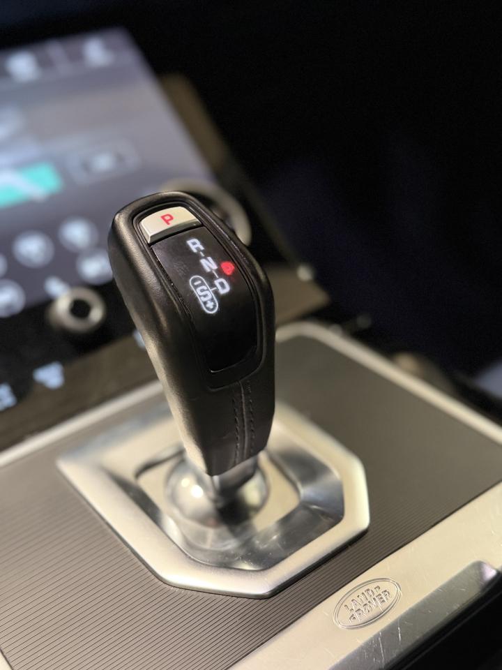 2020 Land Rover Range Rover Evoque SE | BLUE LEATHER | PANO ROOF | Photo