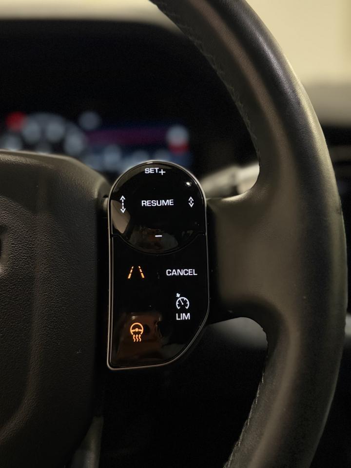 2020 Land Rover Range Rover Evoque SE | BLUE LEATHER | PANO ROOF | Photo