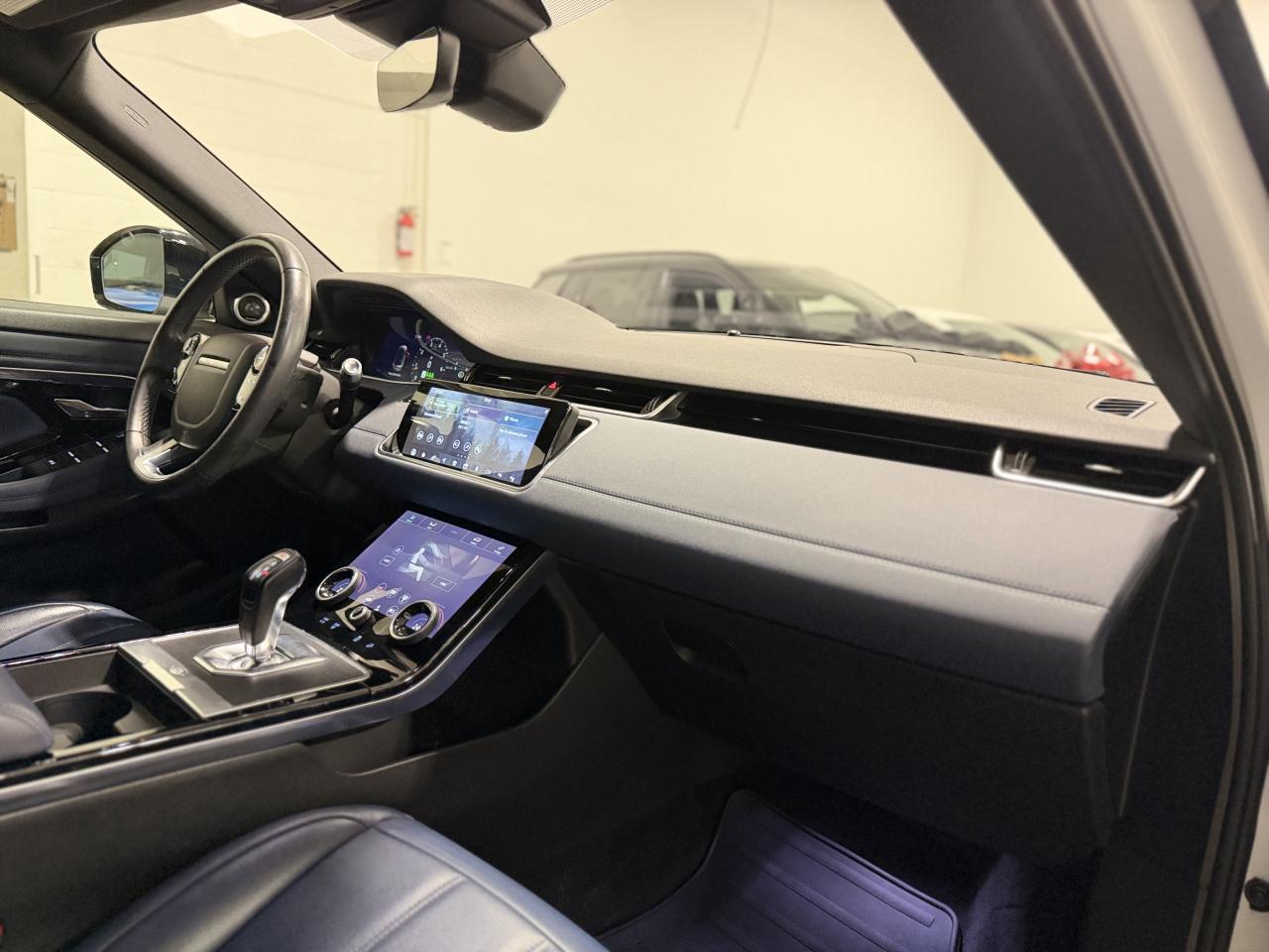 2020 Land Rover Range Rover Evoque SE | BLUE LEATHER | PANO ROOF | Photo