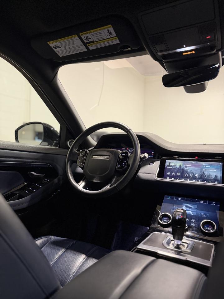 2020 Land Rover Range Rover Evoque SE | BLUE LEATHER | PANO ROOF | Photo