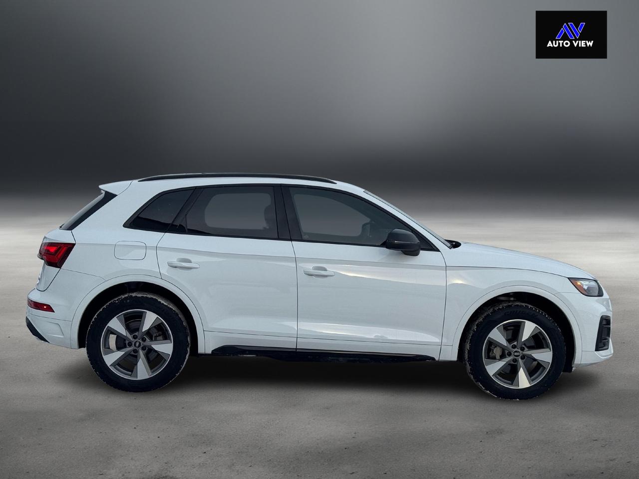 2023 Audi Q5 Komfort **CLEAN CARFAX** Photo4
