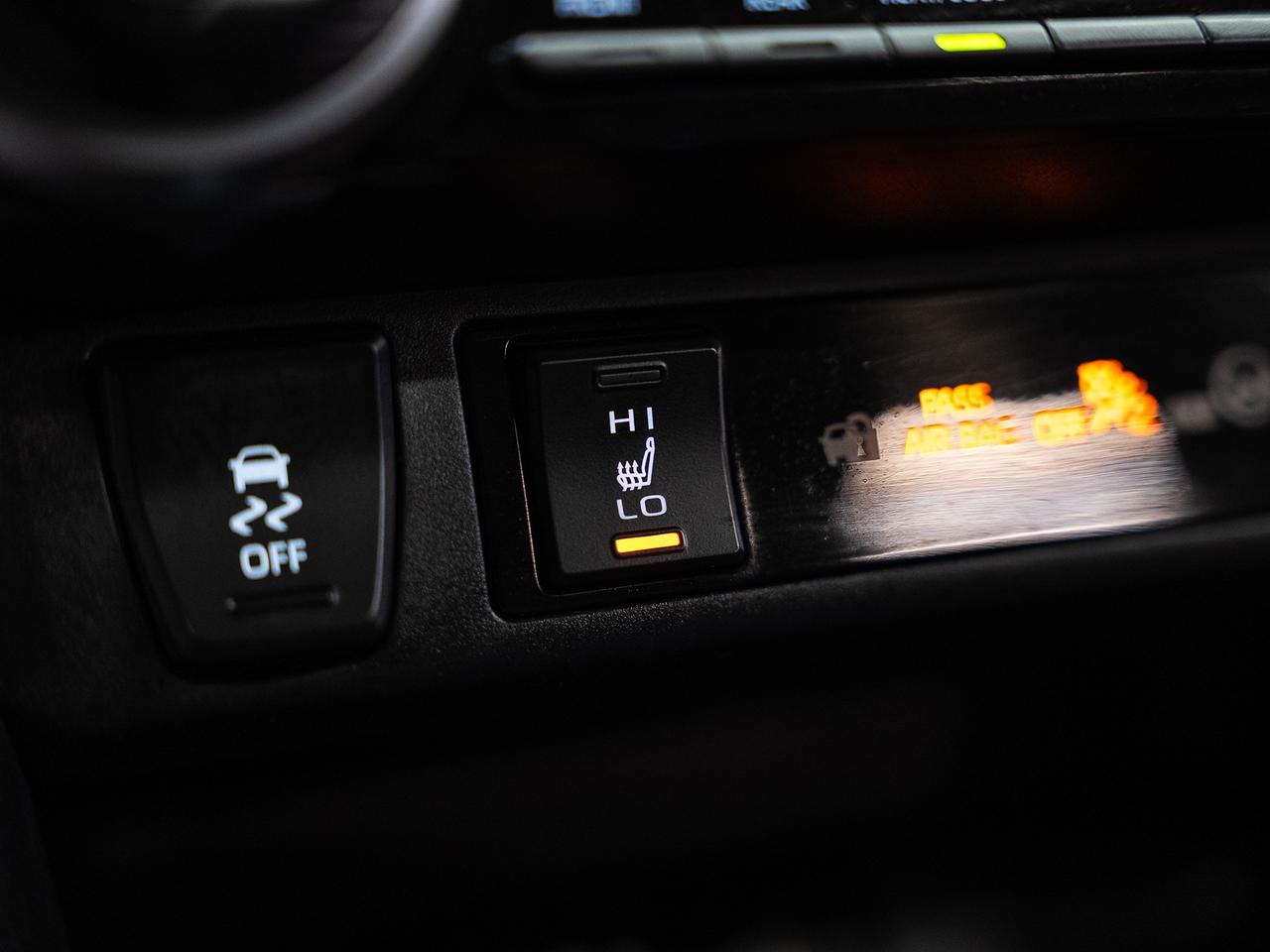 2024 Toyota RAV4 XLE AWD | Sunroof | Heated Seats | BSM | CarPlay