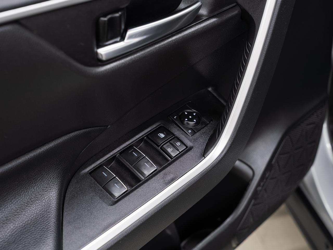 2024 Toyota RAV4 XLE AWD | Sunroof | Heated Seats | BSM | CarPlay