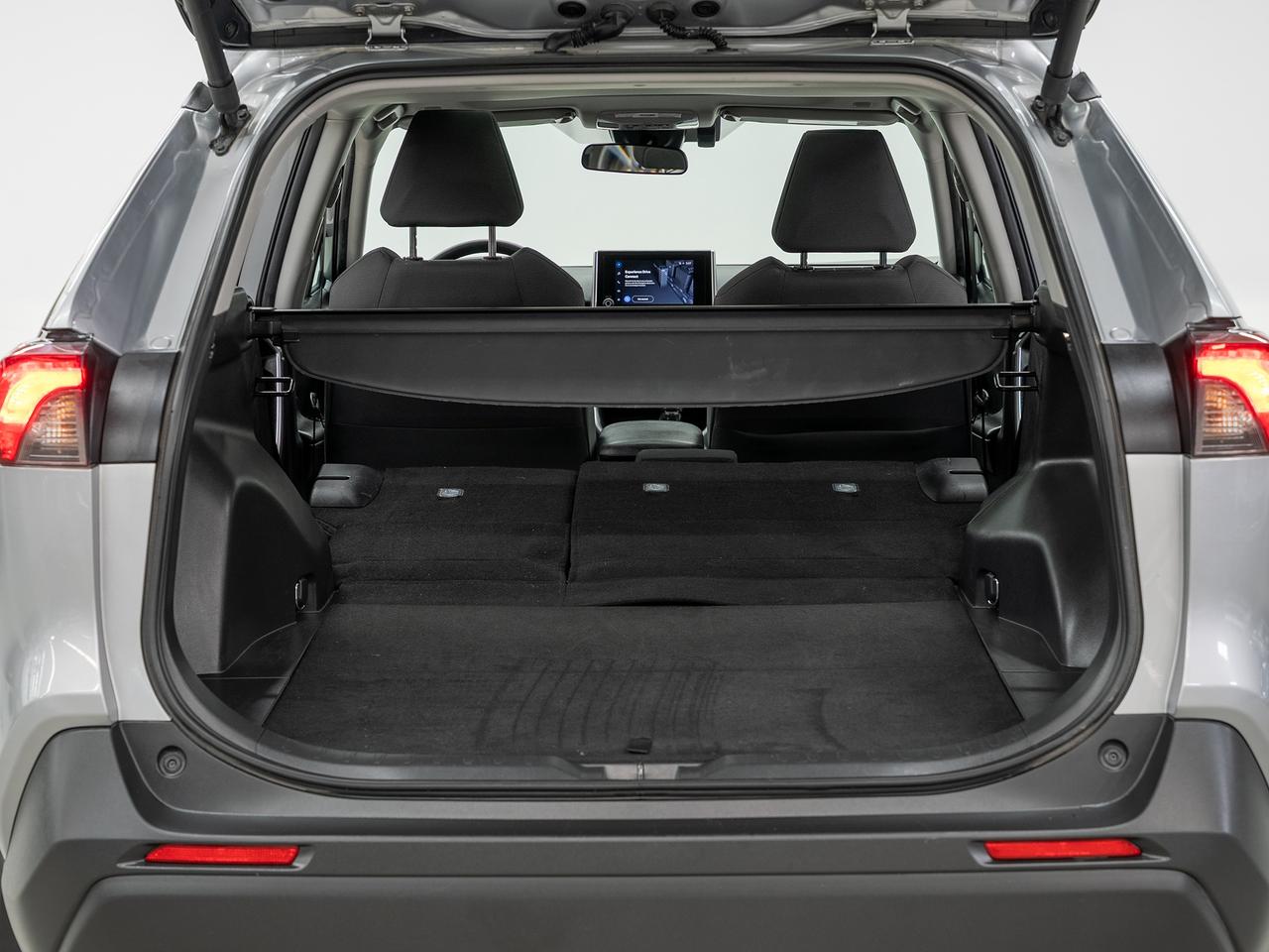 2024 Toyota RAV4 XLE AWD | Sunroof | Heated Seats | BSM | CarPlay