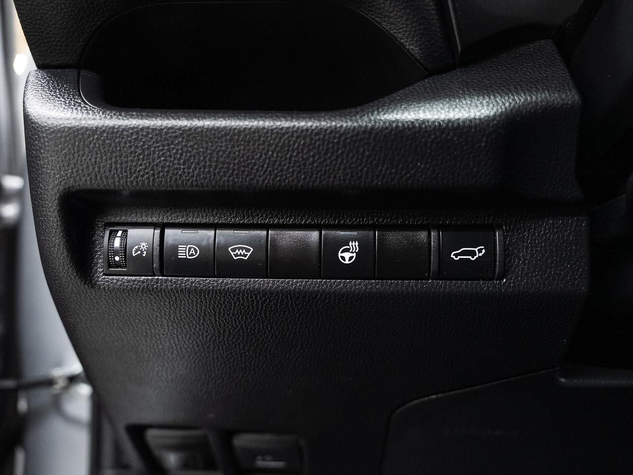 2024 Toyota RAV4 XLE AWD | Sunroof | Heated Seats | BSM | CarPlay Photo