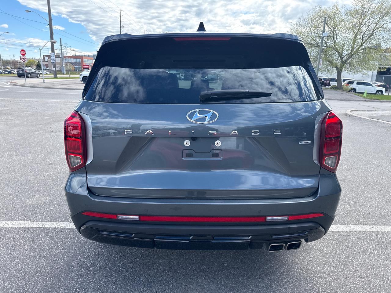 2025 Hyundai PALISADE Urban 8 Passenger Photo