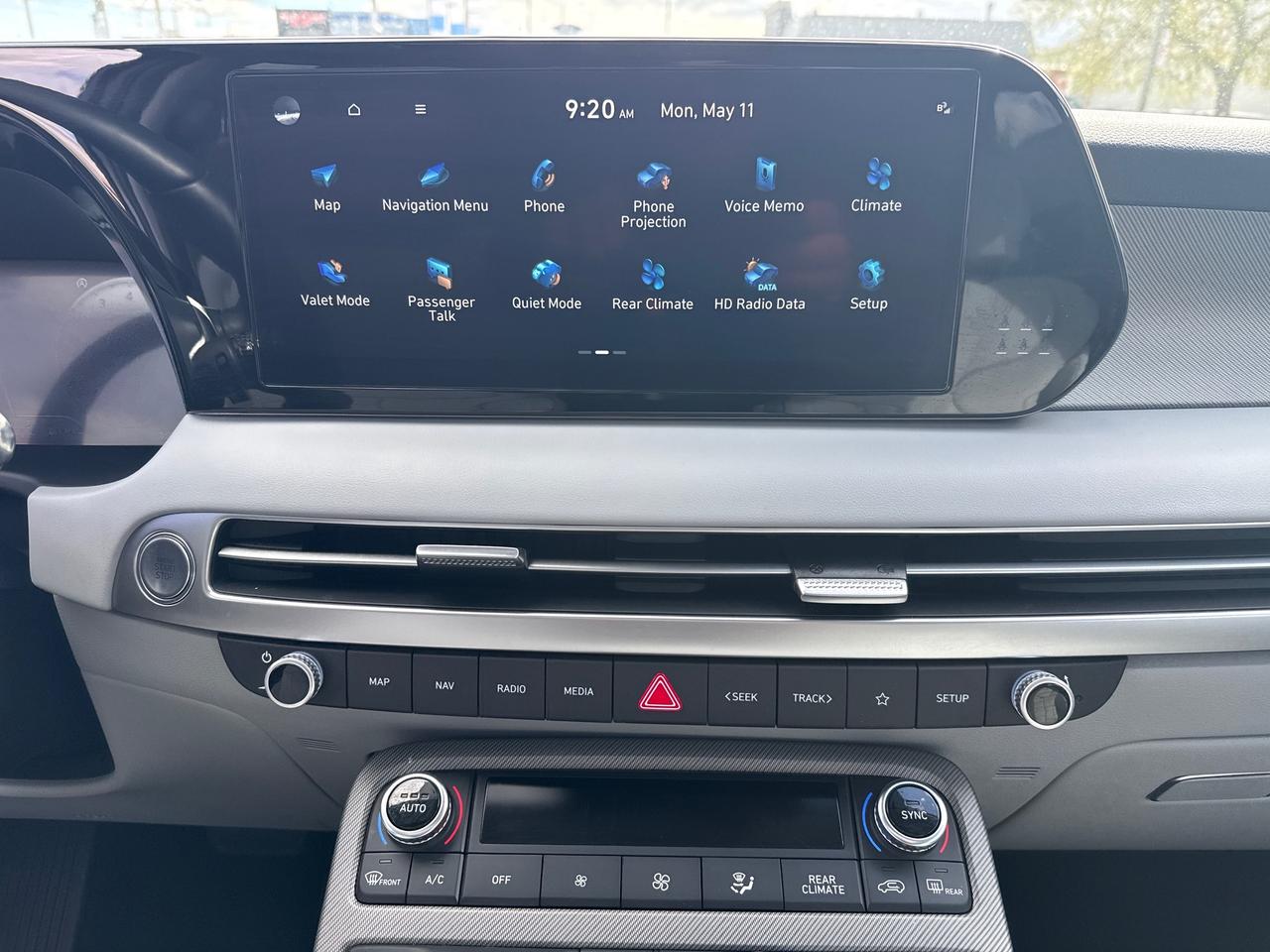 2025 Hyundai PALISADE Urban 8 Passenger Photo