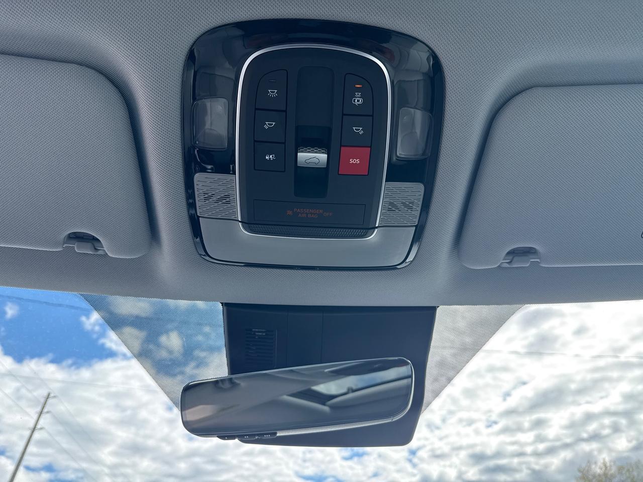 2025 Hyundai PALISADE Urban 8 Passenger Photo