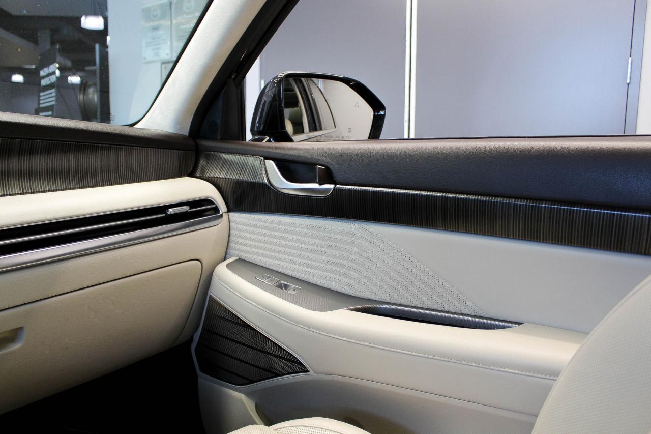 2023 Hyundai PALISADE Ultimate Calligraphy w/Beige Interior 360° CAMERA - HARMAN KARDON AUDIO - HEATED/VENTILATED FRONT AND SECOND ROW SEATS Photo