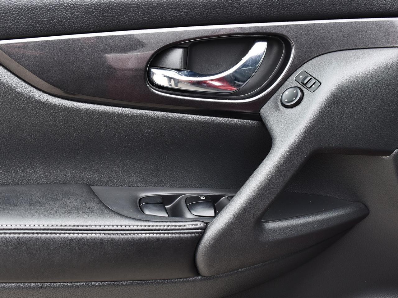 2018 Nissan Rogue SV AWD ~Heated Seats ~Bluetooth ~Moonroof ~Camera Photo