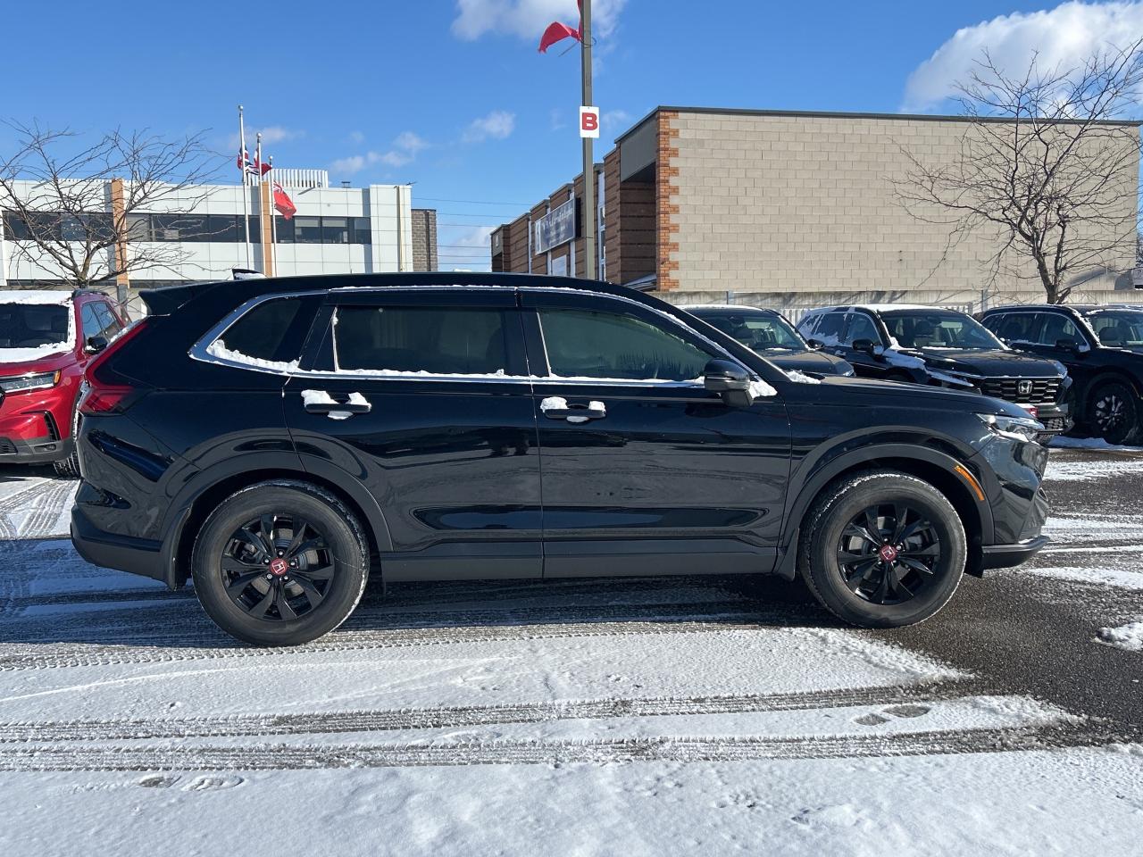 2023 Honda CR-V LX-B AWD  Heated Seats  Rear Camera CarPlay Photo