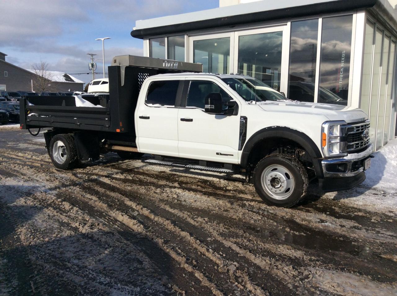 2023 Ford SUPER DUTY F-550 DRW XL