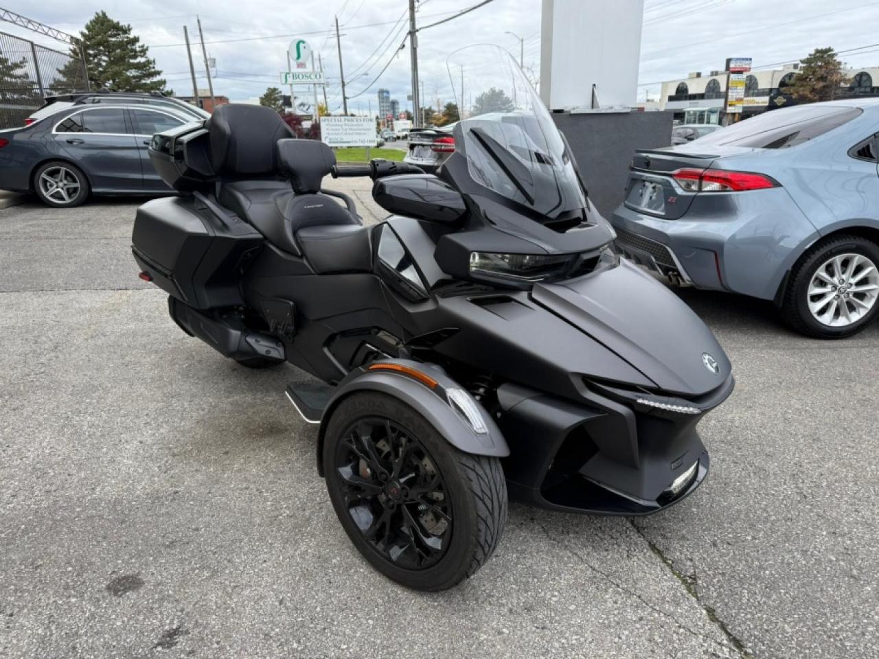 2022 Can-Am Spyder RT LIMITED/ CLEAN CARFAX/ SERVICED/ OEM UPGRADES - Photo #3